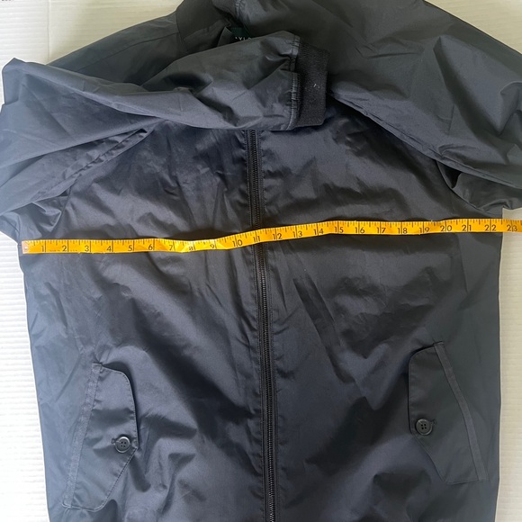 Taylrd Classic Black Windbreaker for Men - Picture 7 of 9